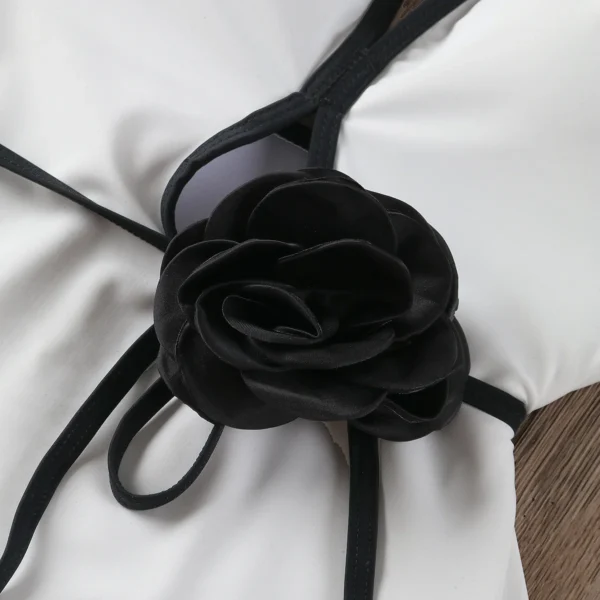 Maillot de bain une pièce dos nu blanc à fleur noire – photo 3
