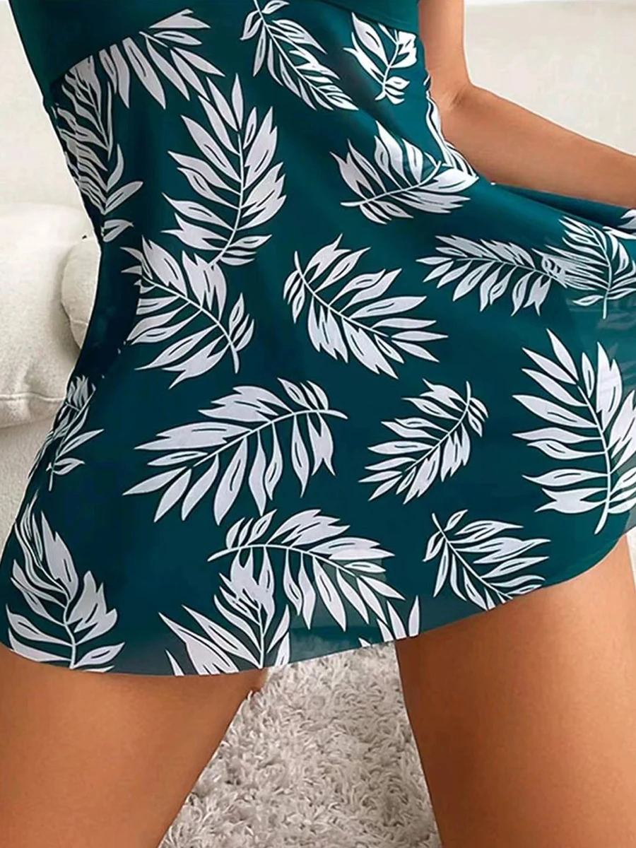Maillot de bain jupette gainante verte à feuilles